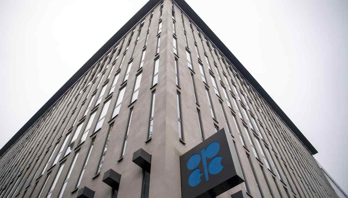 Opec + ahead with production increases: + 547 thousand barrels from September