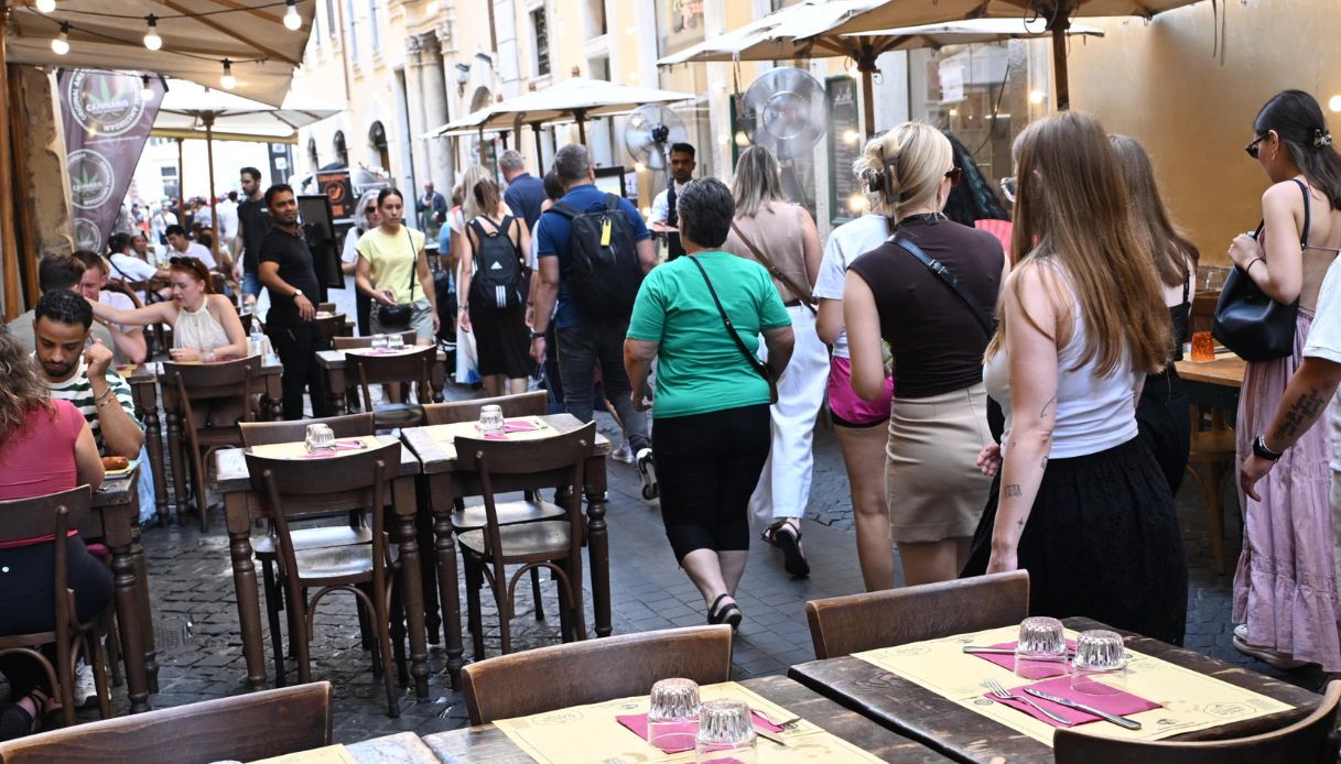 Dehors e tavolini all’aperto verso la proroga al 2027