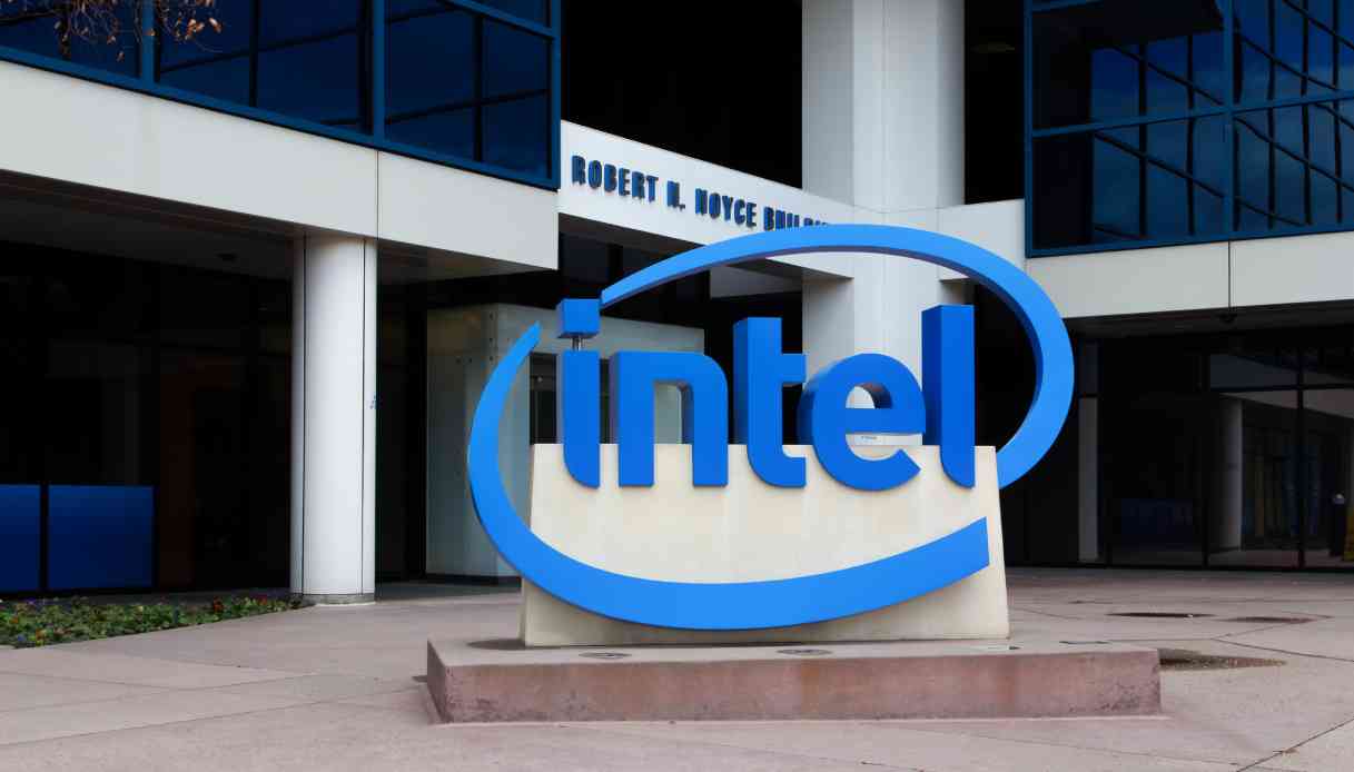 Intel contacts Apple for investment in its capital