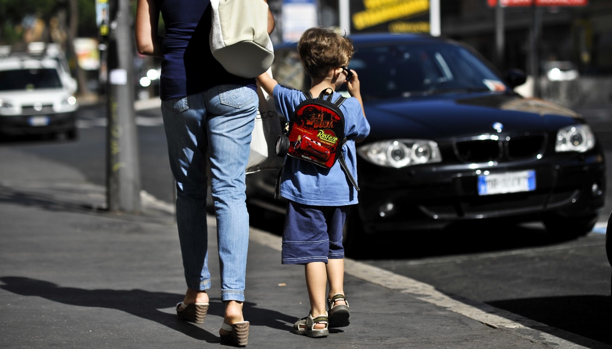 Scuola italiana obsoleta, non dà competenze ma costa oltre 650 euro l’anno