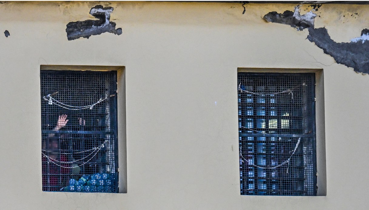 Prisons plan, more cells and more expenses but overcrowding remains