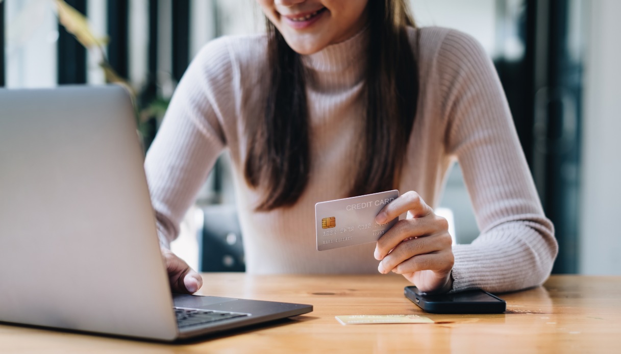 advantages, risks and how to protect yourself from scams