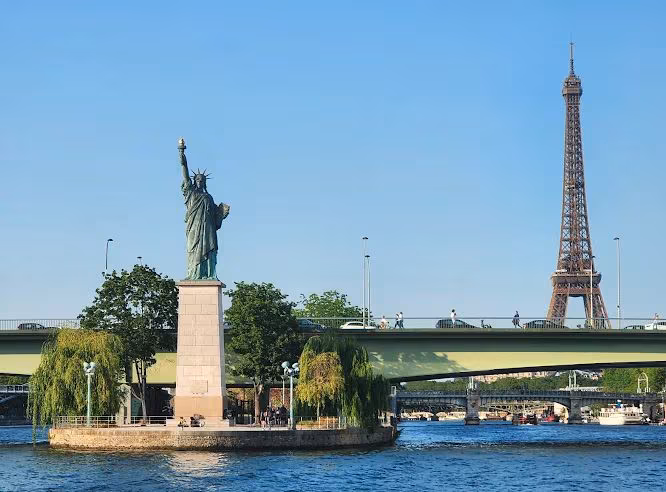 The Statue of Liberty is one of the monuments with the most replicas in the world: how many there are and where they are located