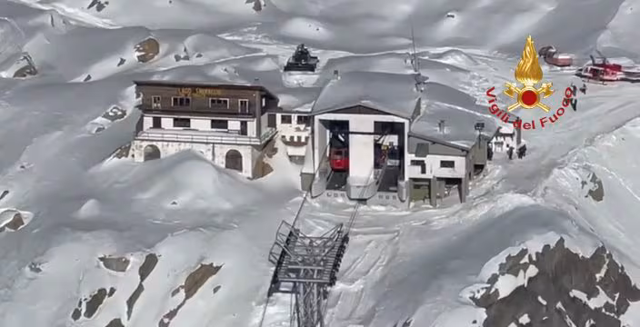 Accident at the Macugnaga cable car, at least 4 injured and 100 people stuck at altitude: the dynamics