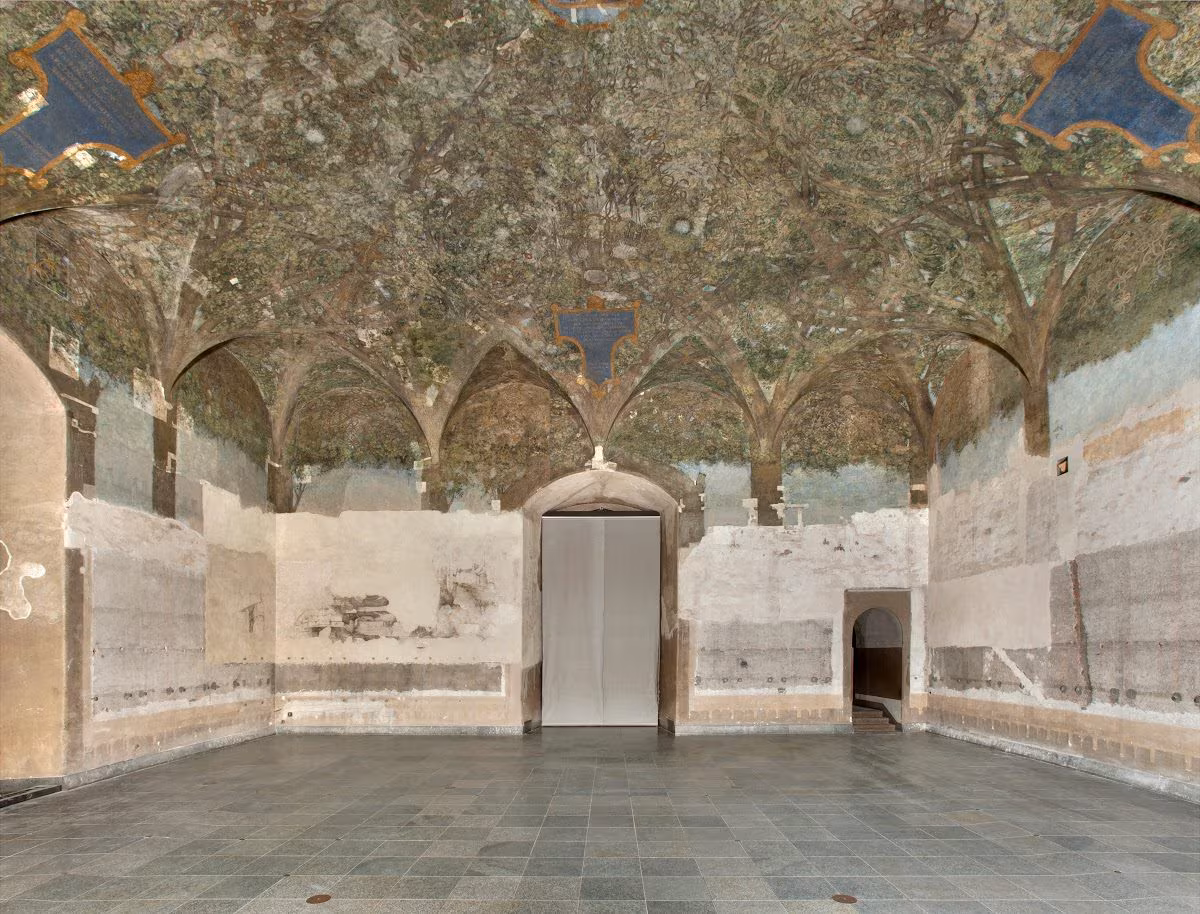 In Milan there is a lesser-known treasure of Leonardo da Vinci: the Sala delle Asse of the Castello Sforzesco