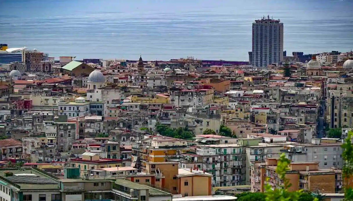 Immobiliare, settimana negativa in Borsa con il conflitto. Si salva Next Re per l’OPA