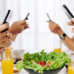 Dieta e salute, attenzione ai social: come l’informazione sbagliata può portare a sbagliare