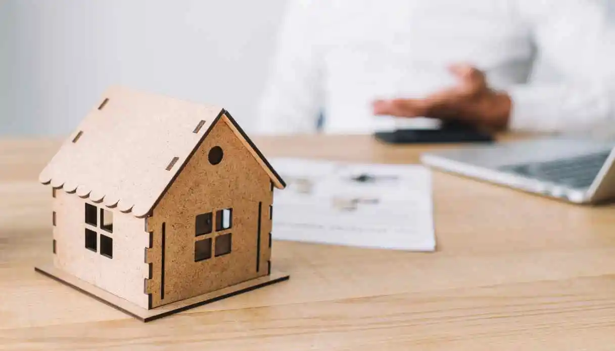 Immobiliare in calo, mentre la tregua in Medio Oriente si allontana