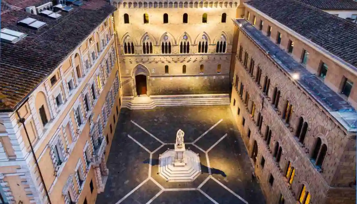 Sì a fusione MPS-Mediobanca: il concambio fissato a 2,45 azioni