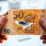 What to do with damaged euro banknotes or coins: the Bank of Italy can replace them