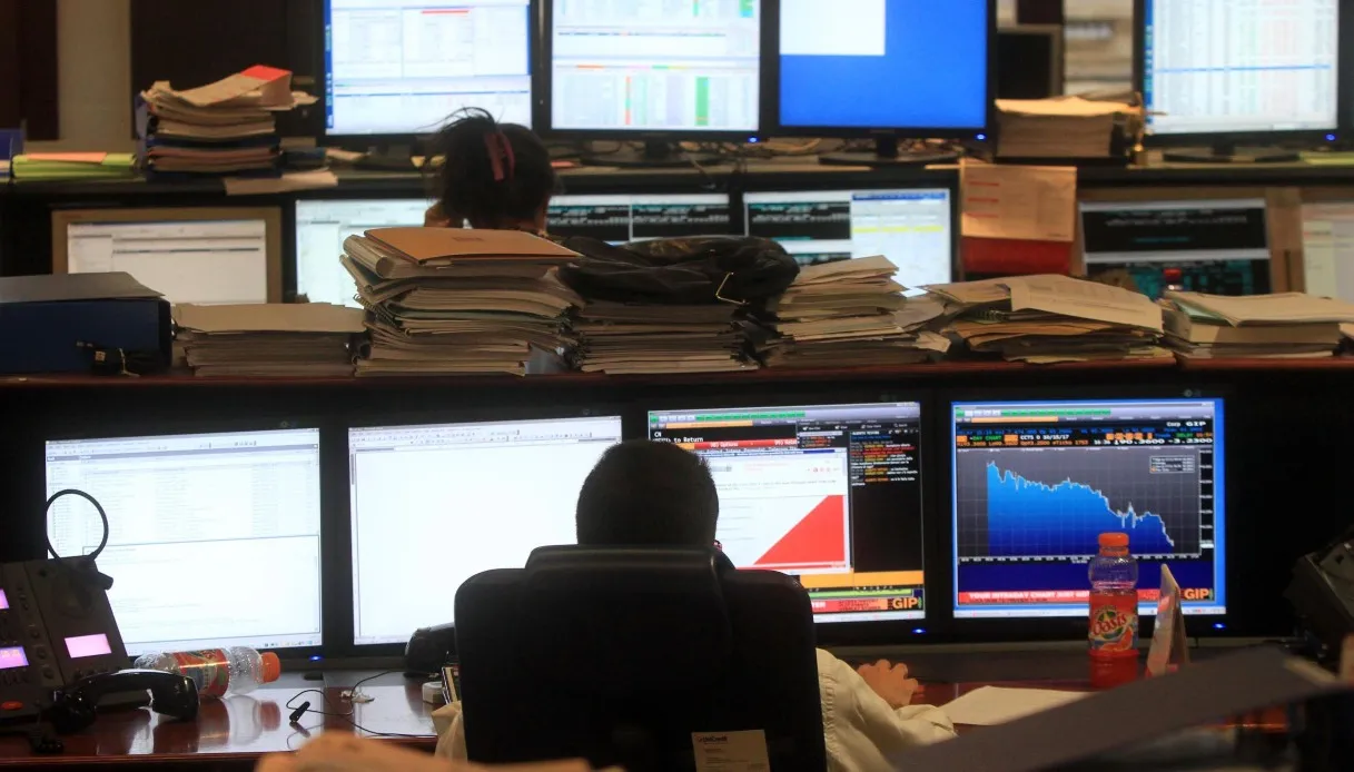 Spread Btp-Bund a 81 dopo il blocco di Hormuz da parte di Trump, rendimenti in crescita