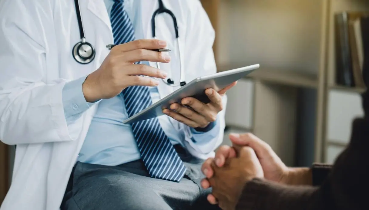 Medici di famiglia fino a 72 anni, cosa cambia con il decreto PNRR sulla sanità