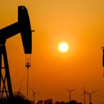 Prezzo del petrolio mai così alto, +59% con lo Stretto di Hormuz chiuso