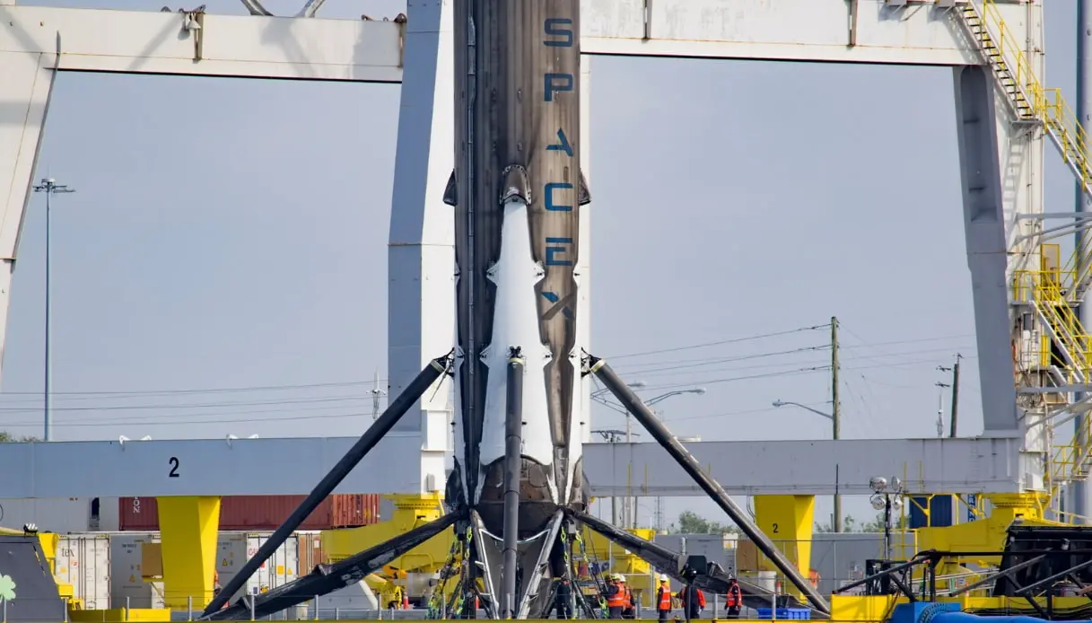 Space X presenta domanda in via riservata per l’IPO