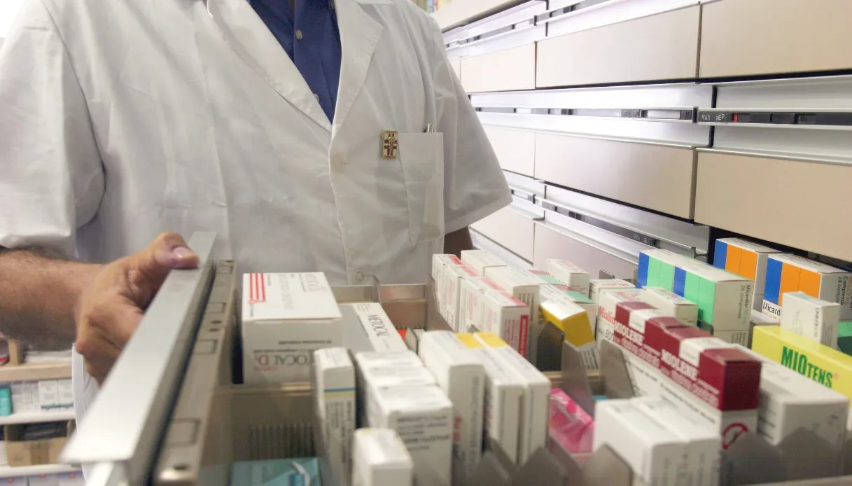 Stretto di Hormuz, a rischio farmaci salvavita e risonanze: minacce alla sanità