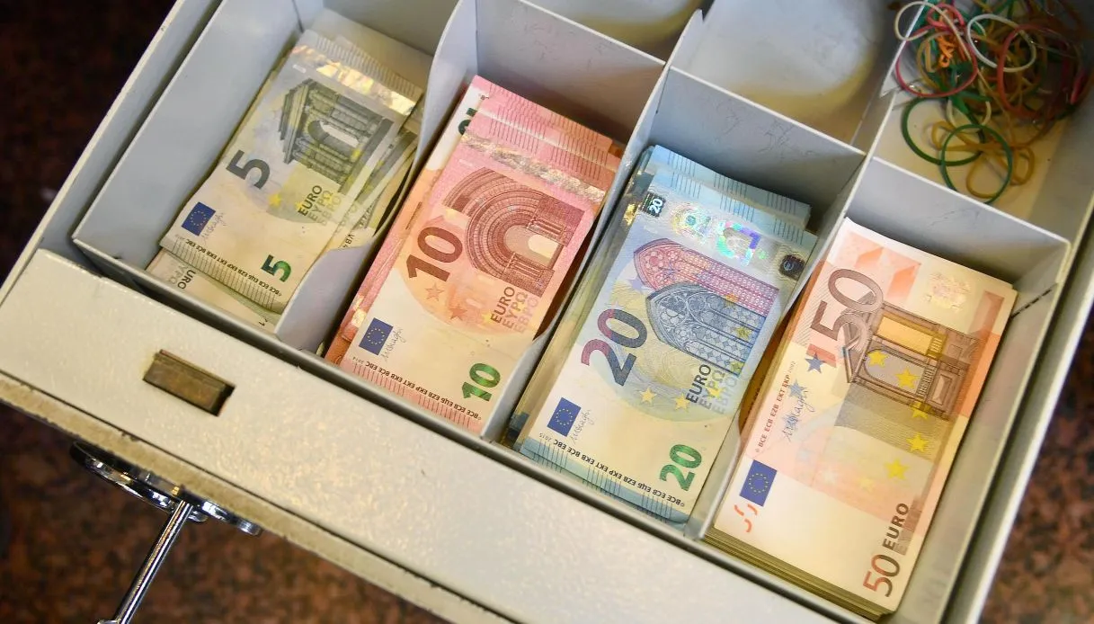 Euro, addio alle banconote vecchie: quando saranno sostituite e come cambieranno