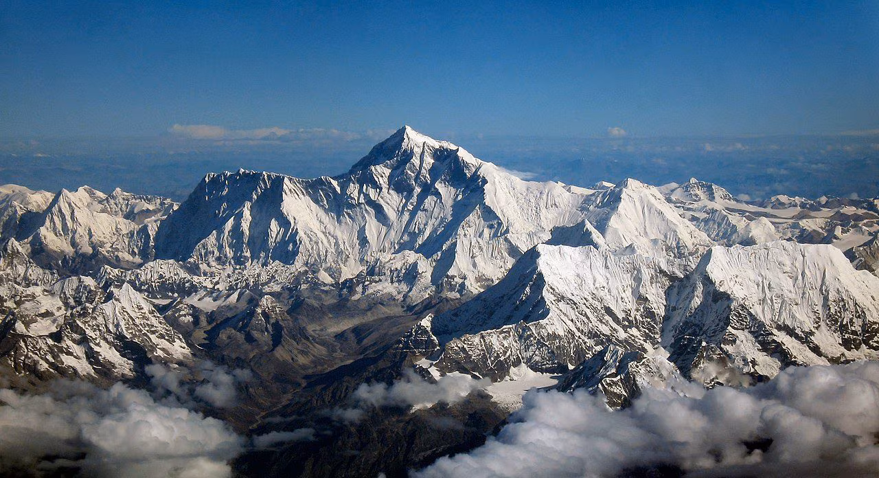 All the Everest records, from Kami Rita Sherpa's 32nd summit to climbing 8849 m without oxygen