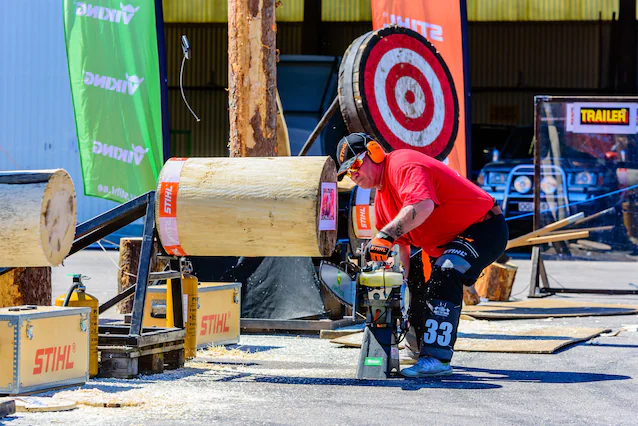 challenge between lumberjacks