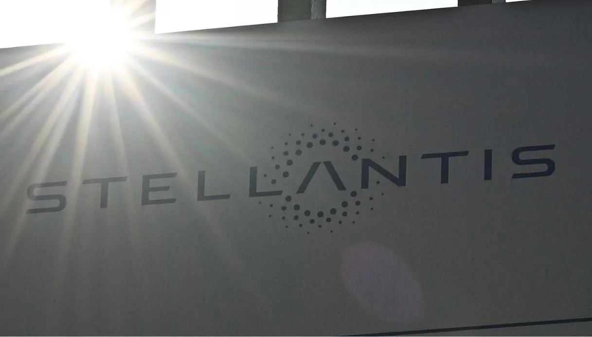 BYD, offensiva in Europa: trattative con Stellantis
