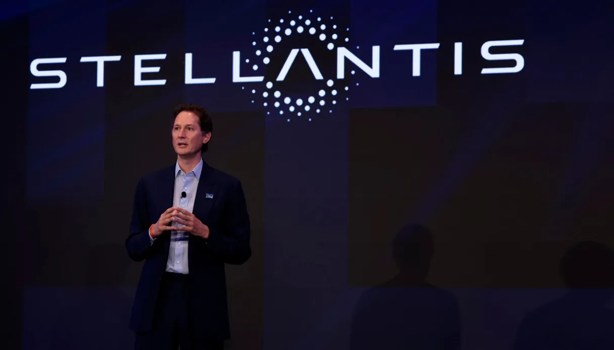 Stellantis investe 60 miliardi, accordo con Cina: fabbriche salve e nuova e-car economica