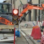 Più buche nelle strade italiane, il bitume il 50% in più: “Finiremo tra 30 anni”