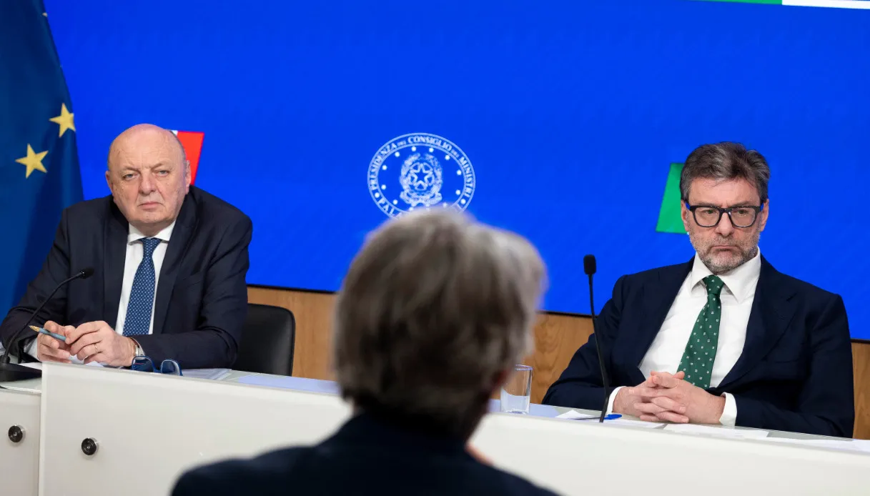 Stop al taglio delle accise su benzina e diesel, lo sconto potrebbe terminare: prezzi aggiornati