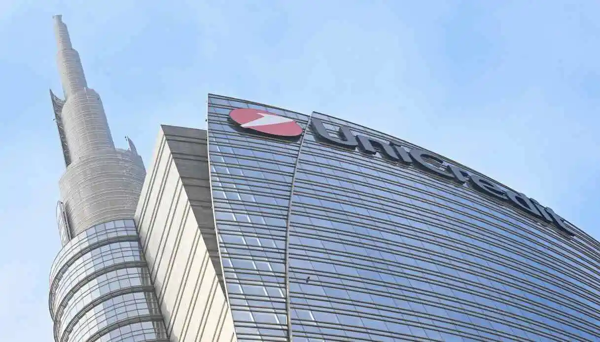 Unicredit accelera nel primo trimestre: utili record e guidance 2026 al rialzo