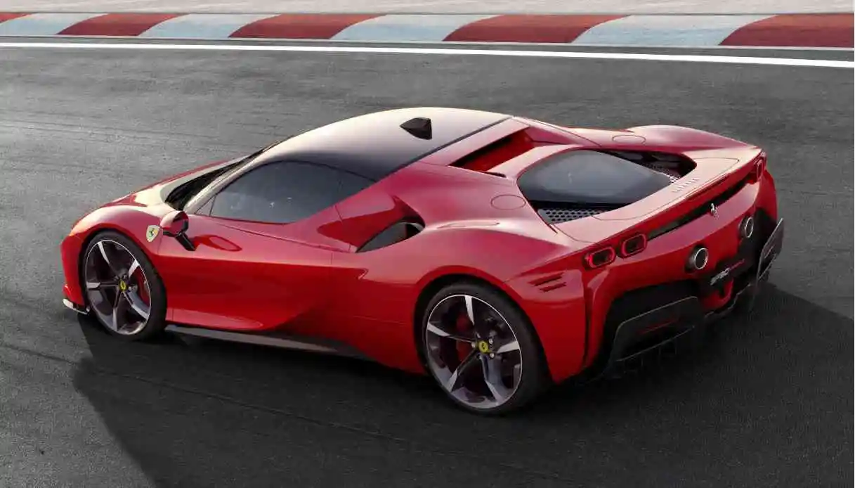 Ferrari, utile 1° trimestre sale a 413 milioni di euro