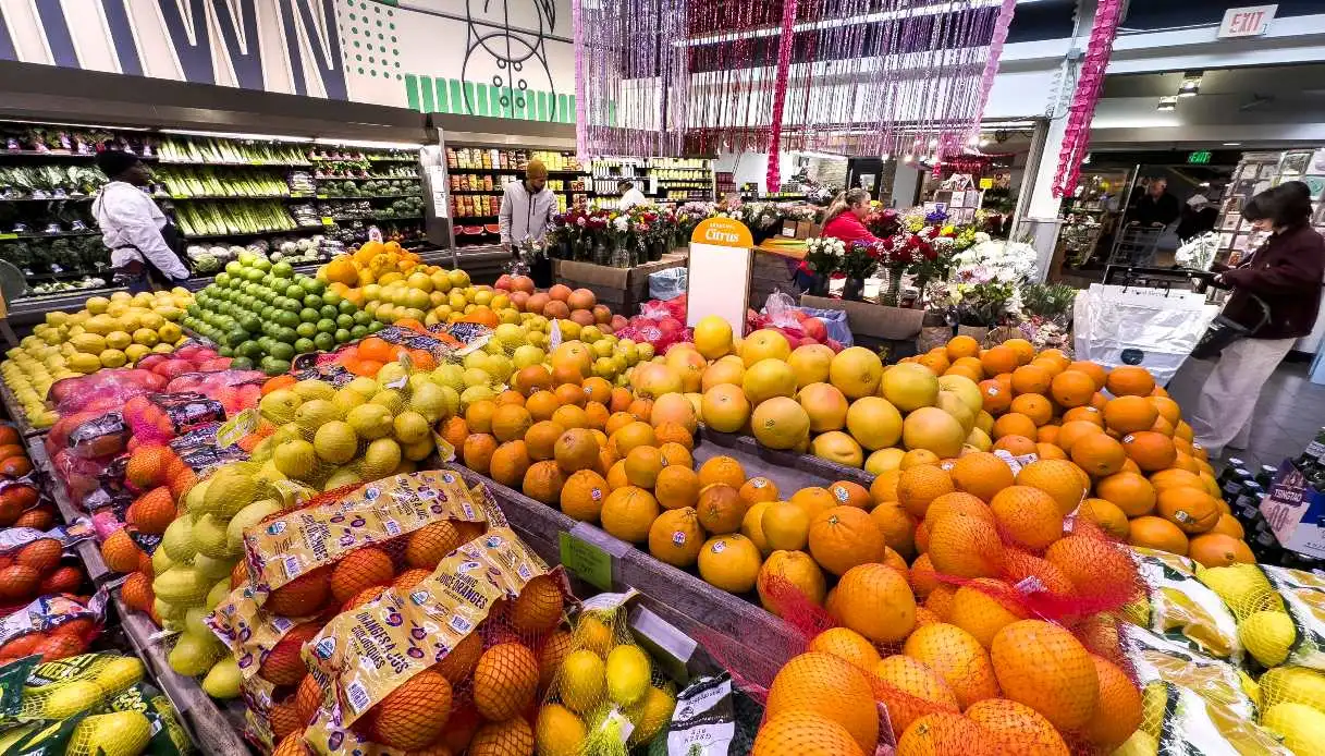 Inflazione al 2,7%, su i prezzi di energia e alimentari: stangata da 1.000 euro a famiglia