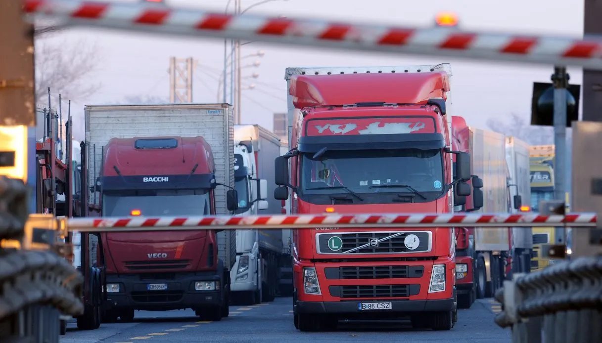 Carburanti, niente aiuti agli autotrasportatori: il settore in sciopero dal 25 maggio