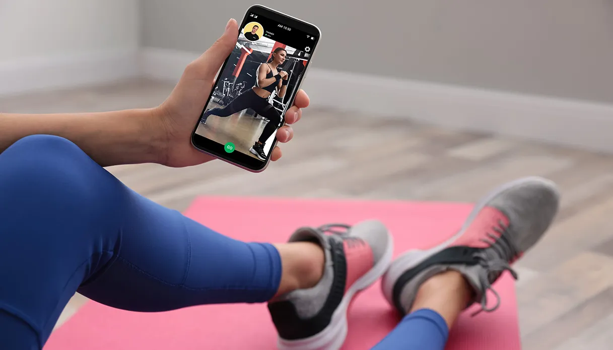 TikTok, attenzione ai video di fitness: impattano sulla percezione del fisico e guidano le scelte