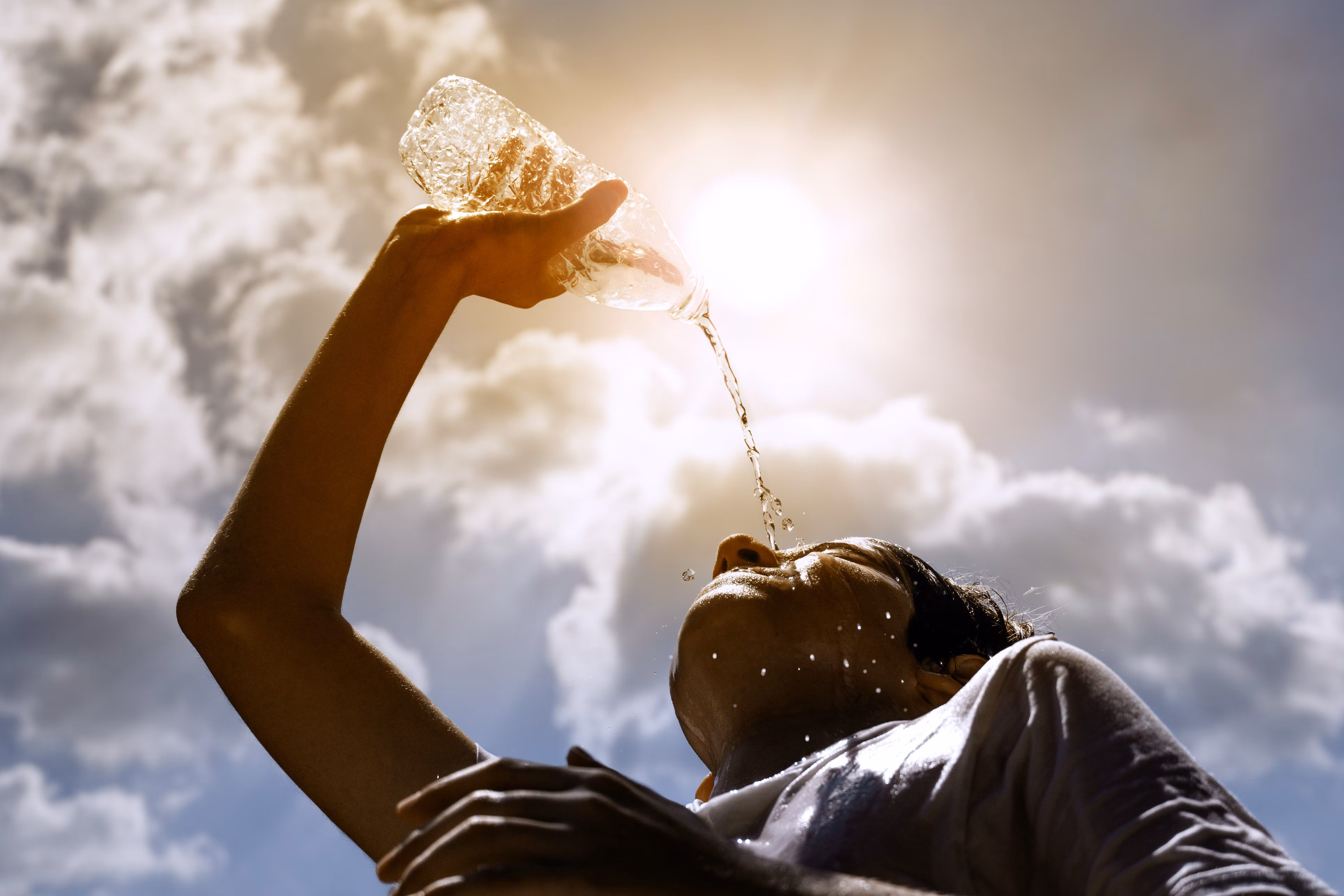 Tropical nights and heat waves, do not drop below 20°C: 10 tips from the Ministry of Health