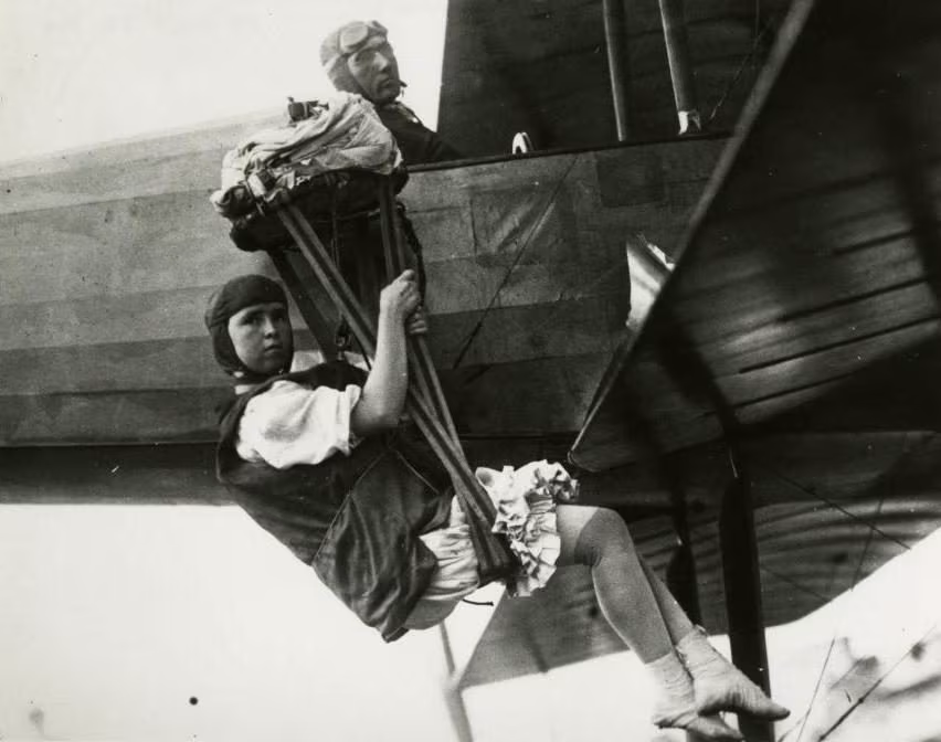 Georgia “Tiny” Broadwick, the first woman in history to jump from a plane with a parachute