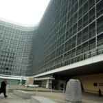 Crescono occupazione e salari, ma anche il debito pubblico: su cosa l’Ue boccia l’Italia