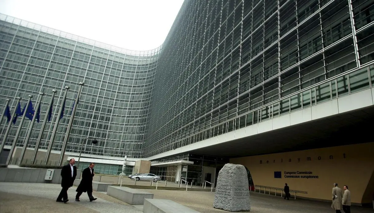 Crescono occupazione e salari, ma anche il debito pubblico: su cosa l’Ue boccia l’Italia