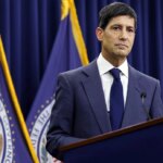 Fed, debutto da falco per Warsh: tassi fermi