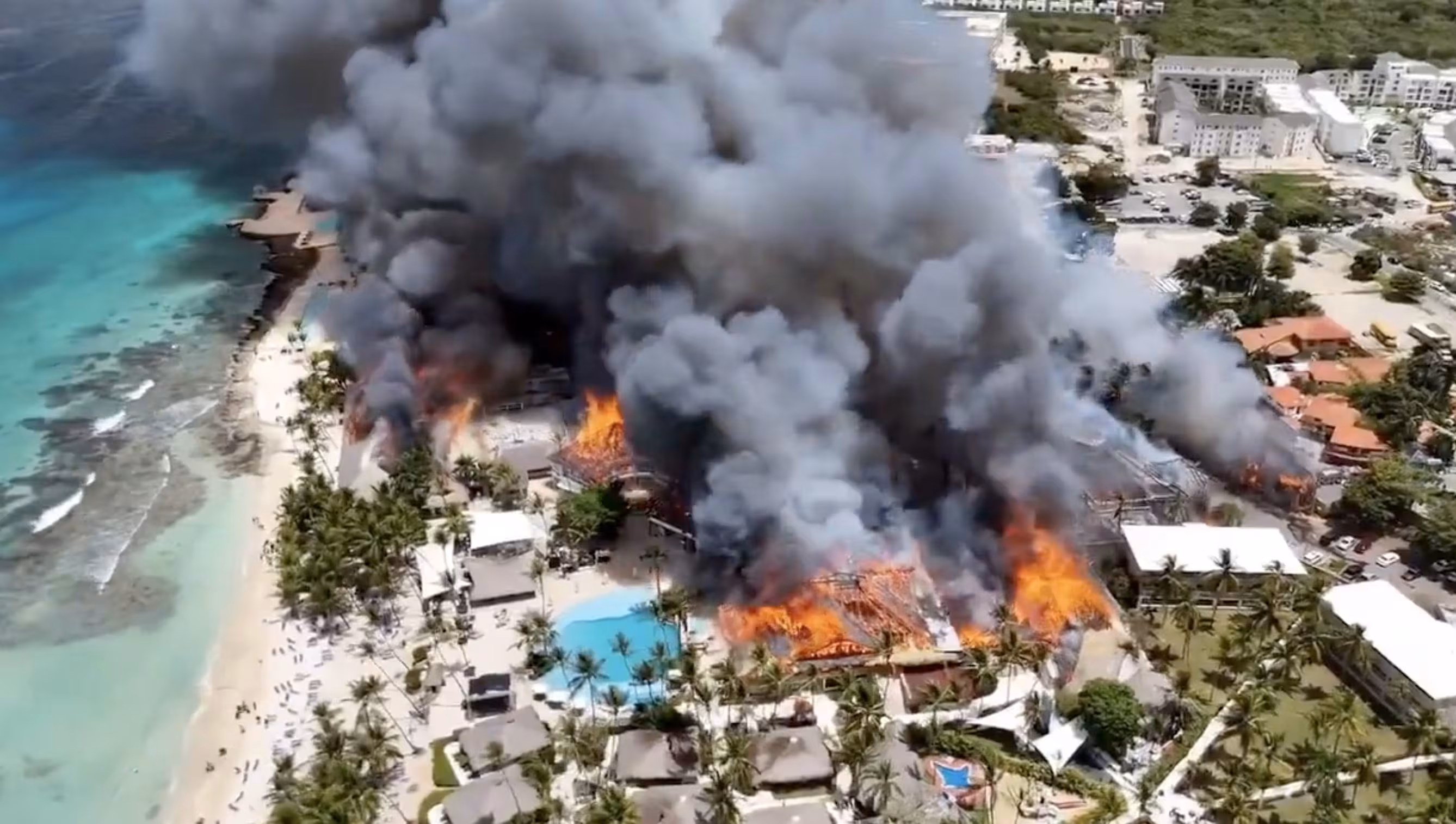 Fire in a resort in the Dominican Republic: 1,700 tourists evacuated, one Italian victim