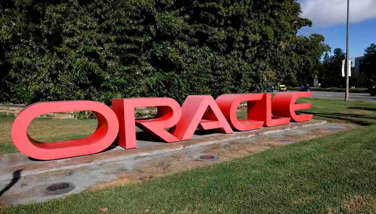 Oracle, i conti record non bastano: il titolo cede sotto il peso dei costi per l’AI
