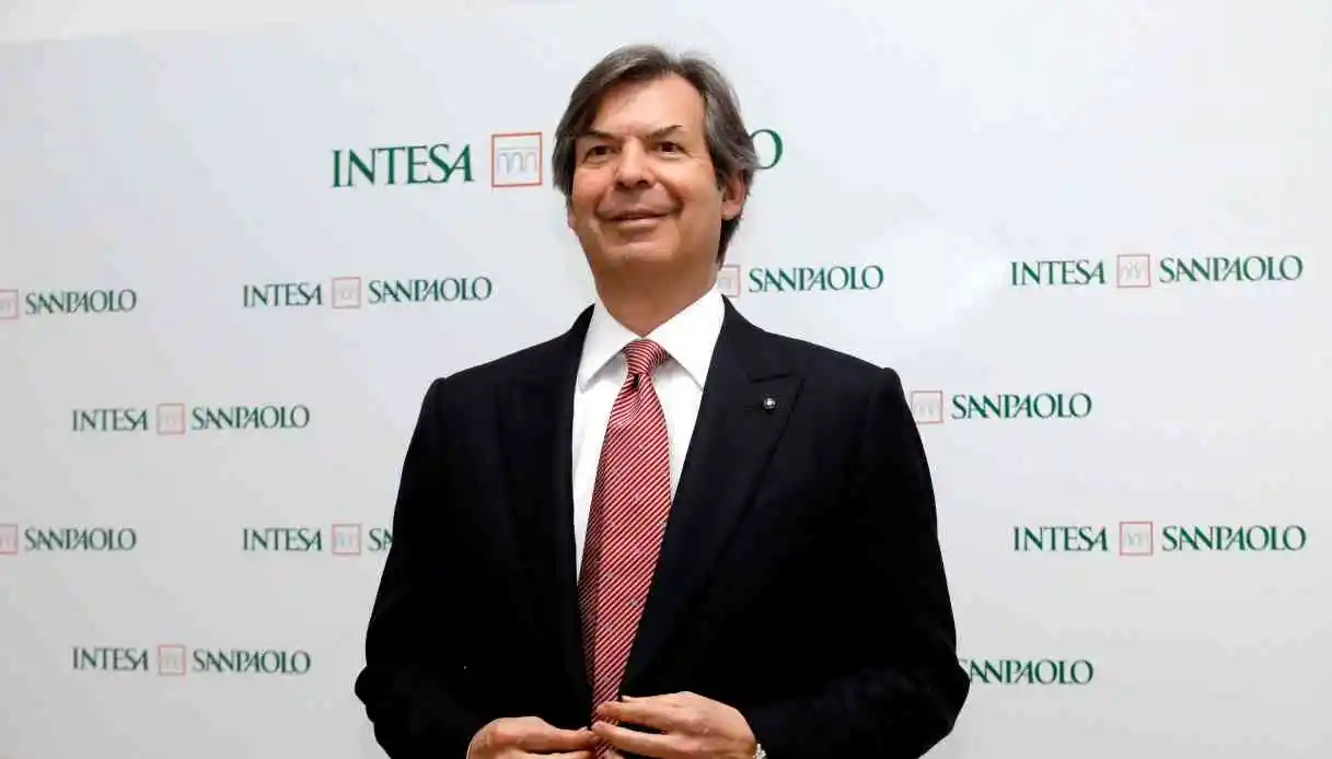 Il risiko bancario si infiamma: la controffensiva di Intesa Sanpaolo e Unipol su MPS e Mediobanca