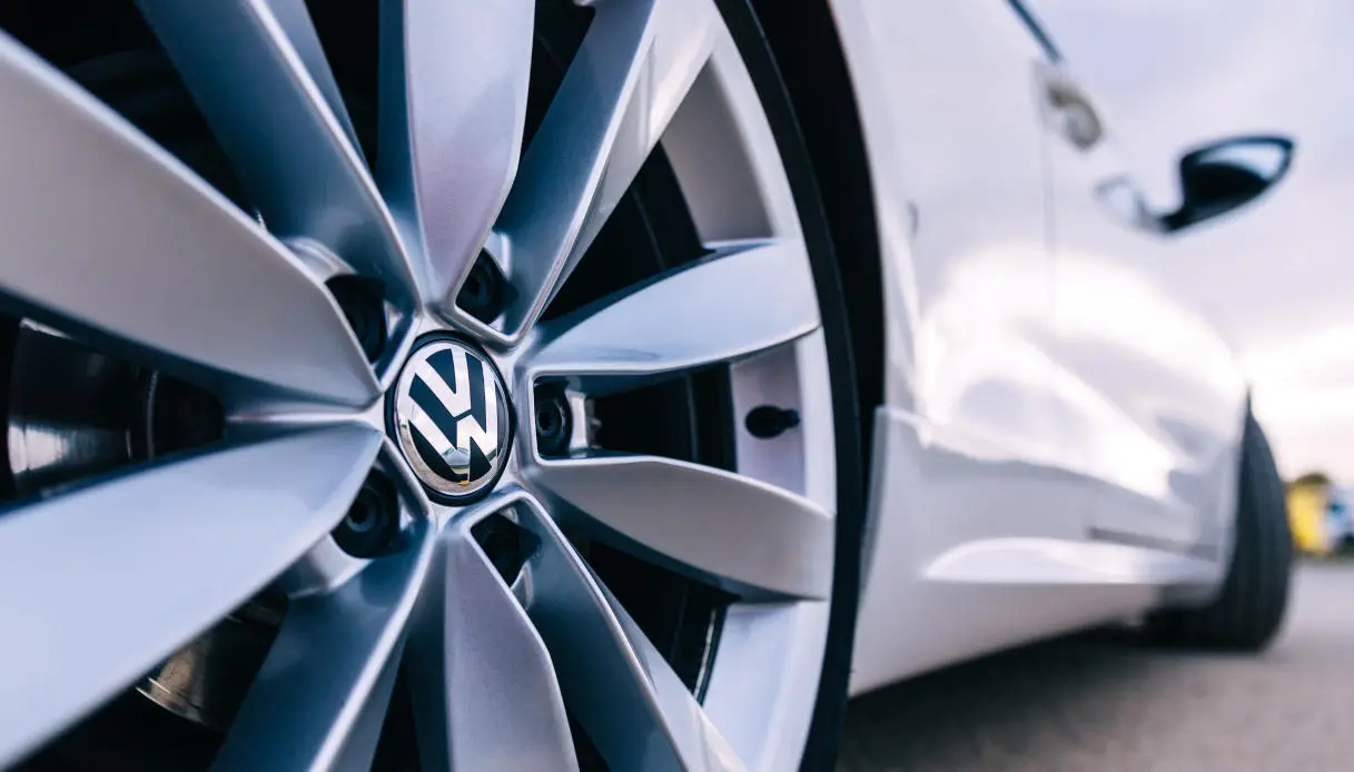 Volkswagen a rischio fallimento? Sondaggio fra i manager rivela le difficoltà del Gruppo