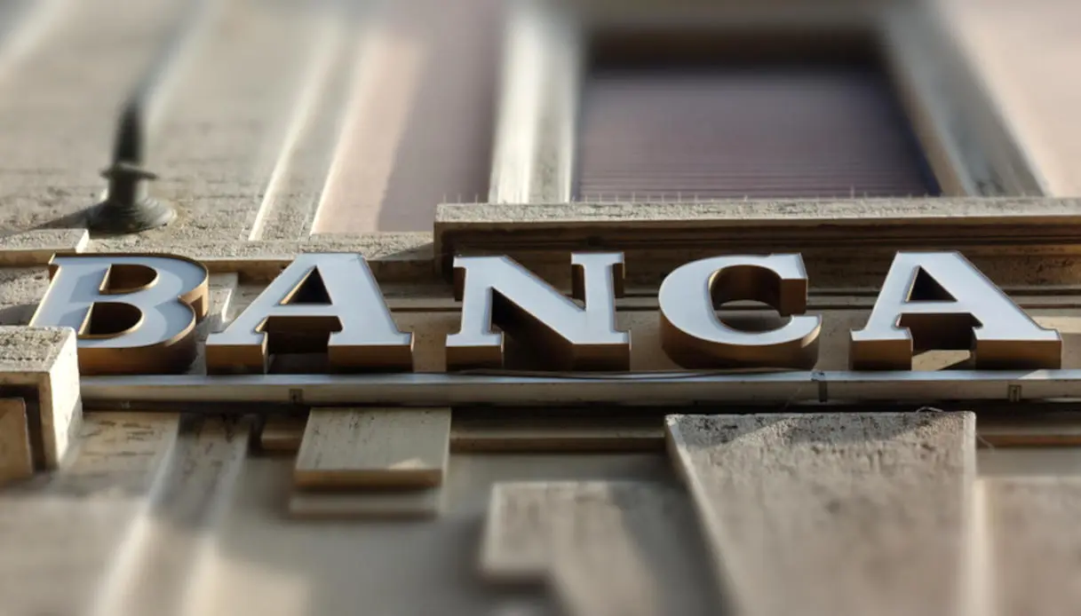 Cos’è il risiko bancario, cosa significa e perché le banche continuano a fondersi