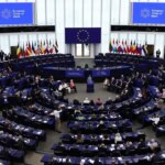 Chat Control 1.0 al voto al Parlamento Ue, cos’è la legge che rimuove la privacy dalle chat