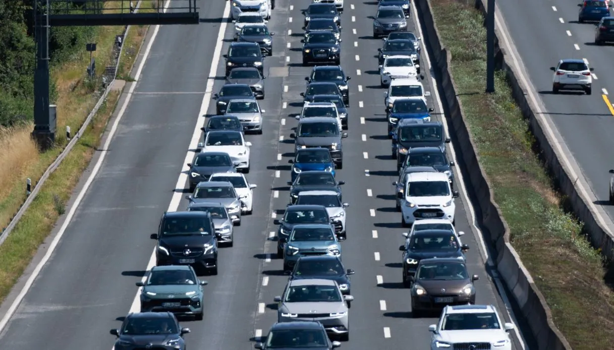 Ddl concorrenza: stretta su carburanti, Rc auto e telemarketing. Cosa cambia per gli italiani