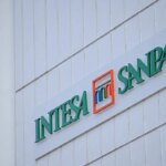 Conti Intesa Sanpaolo, utile a 5,6 miliardi nel semestre e obiettivo 2026 oltre i 10 miliardi