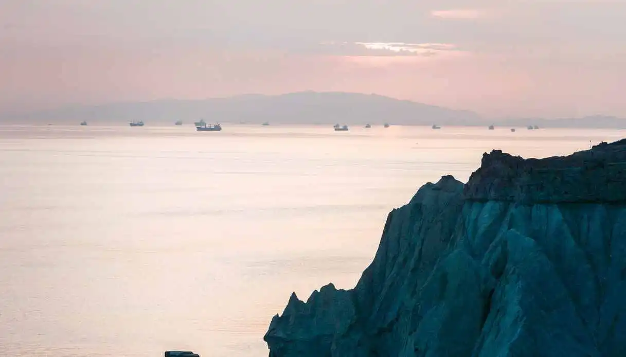 Petrolio e Fed scuotono i mercati: Hormuz riaccende il rischio inflazione