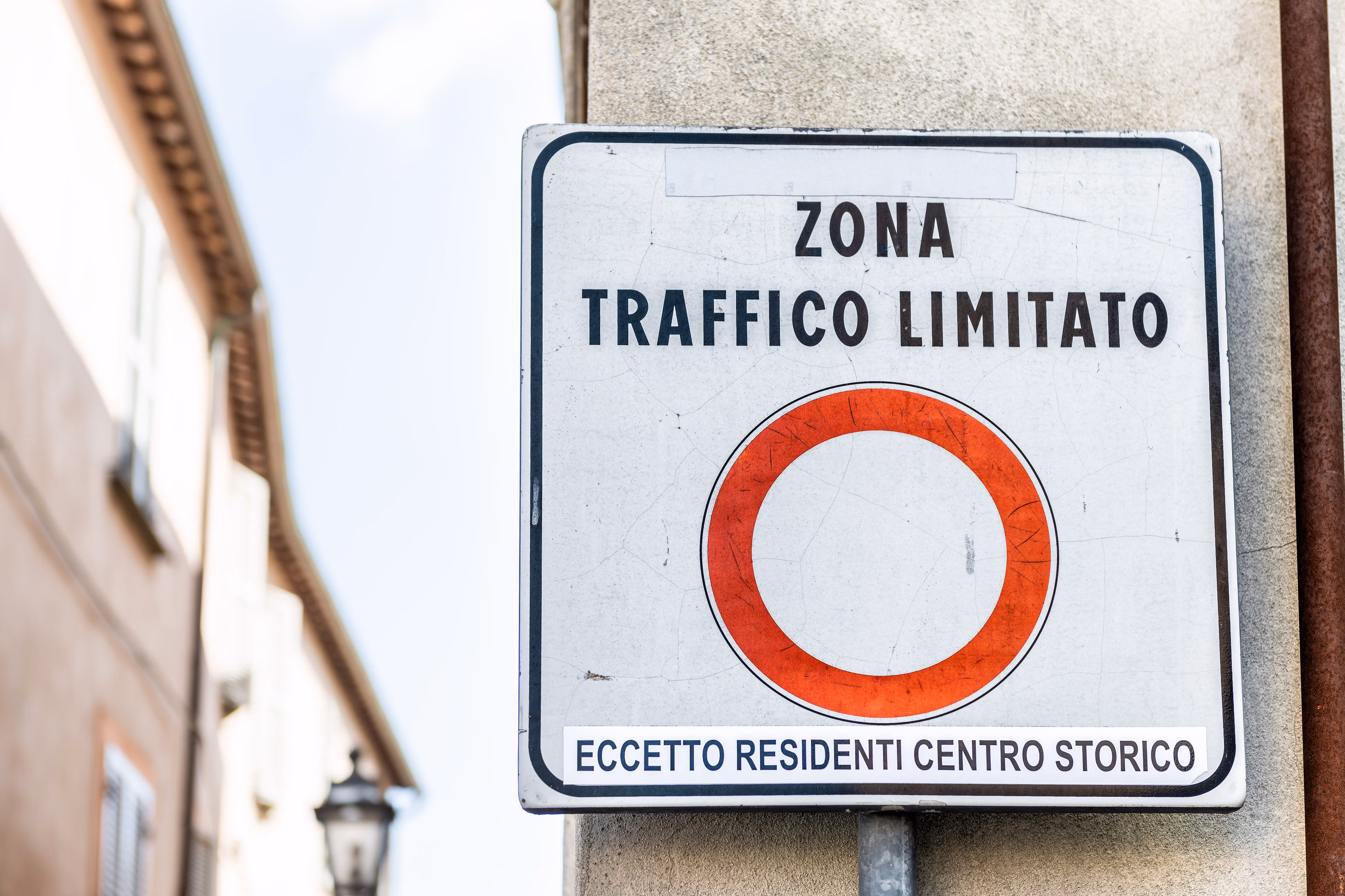 Italy first in Europe for ZTL, there are 446 in total due to the narrow streets: map of the areas