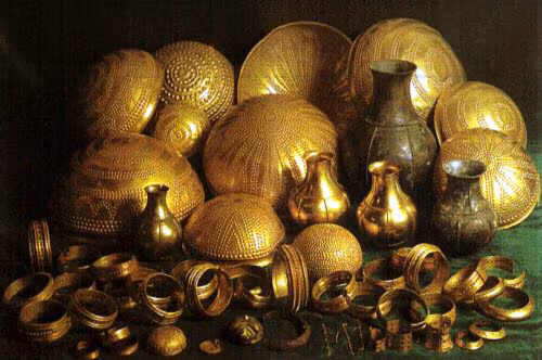 In the stolen Villena Treasure there is the oldest iron artefact ever found in Spain