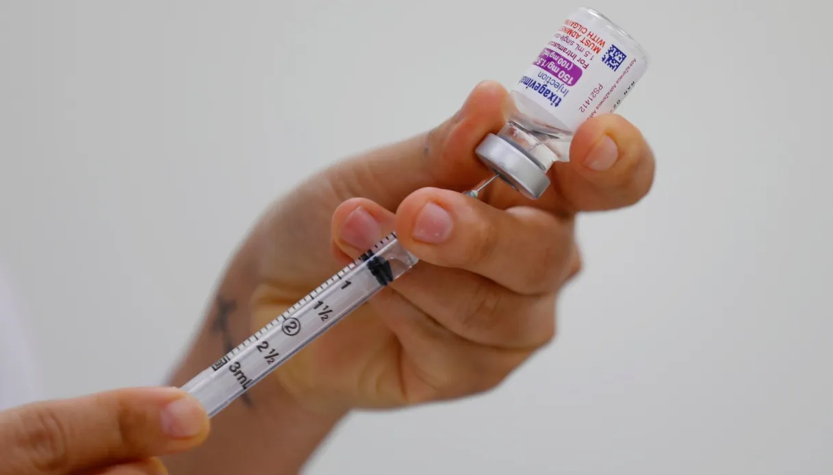 AstraZeneca verso la fusione con Bristol Myers Squibb, nasce la nuova Big Pharma da 400 miliardi