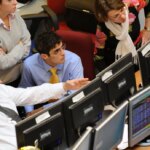 Lo spread risale a 83 punti base, 5,5 miliardi assegnati all’asta: i rendimenti dei Btp