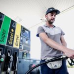 Il prezzo del petrolio è calato del 6%, che effetti ci saranno sulla benzina e sul diesel